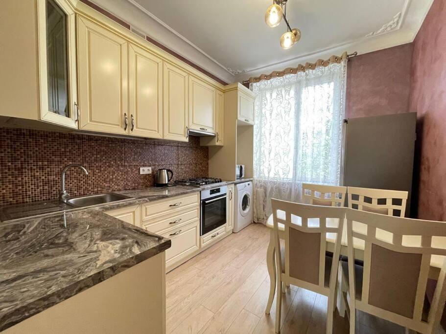 Luxury Apartment In The Center Chisinau Eksteriør bilde