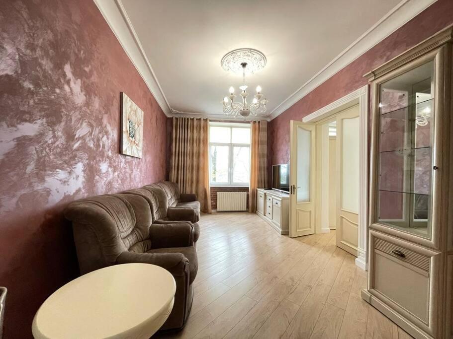 Luxury Apartment In The Center Chisinau Eksteriør bilde